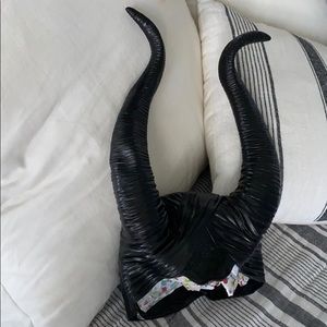 A Maleficent horn’s ready for Halloween 🎃